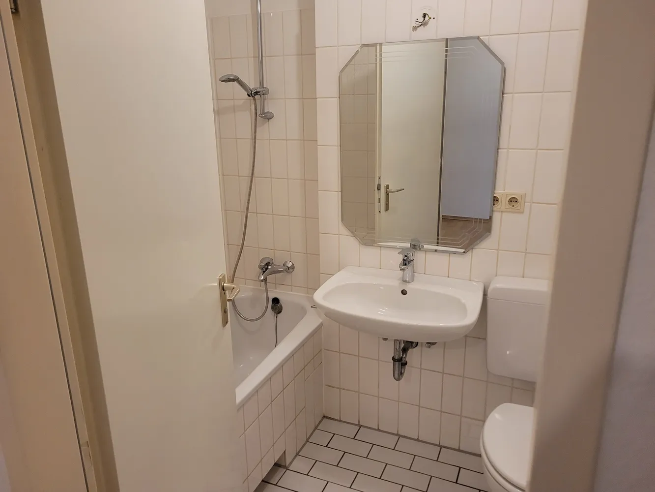 2 room apartment with 63 m² in Berlin – Photo 7