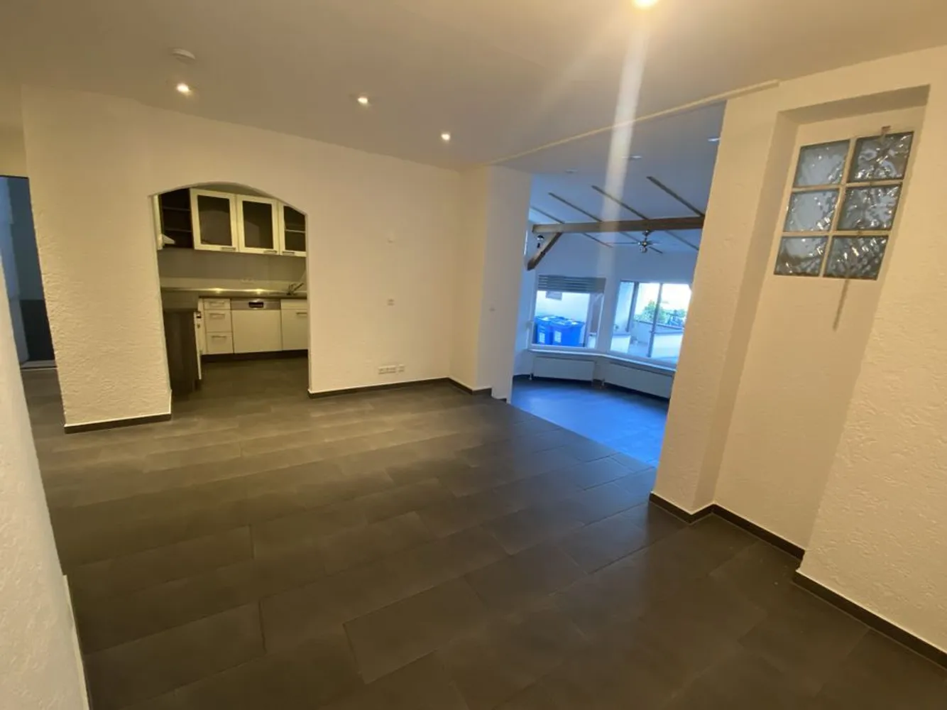 6 Zimmer Wohnung mit 125 m² in Karlsruhe – Bild 1