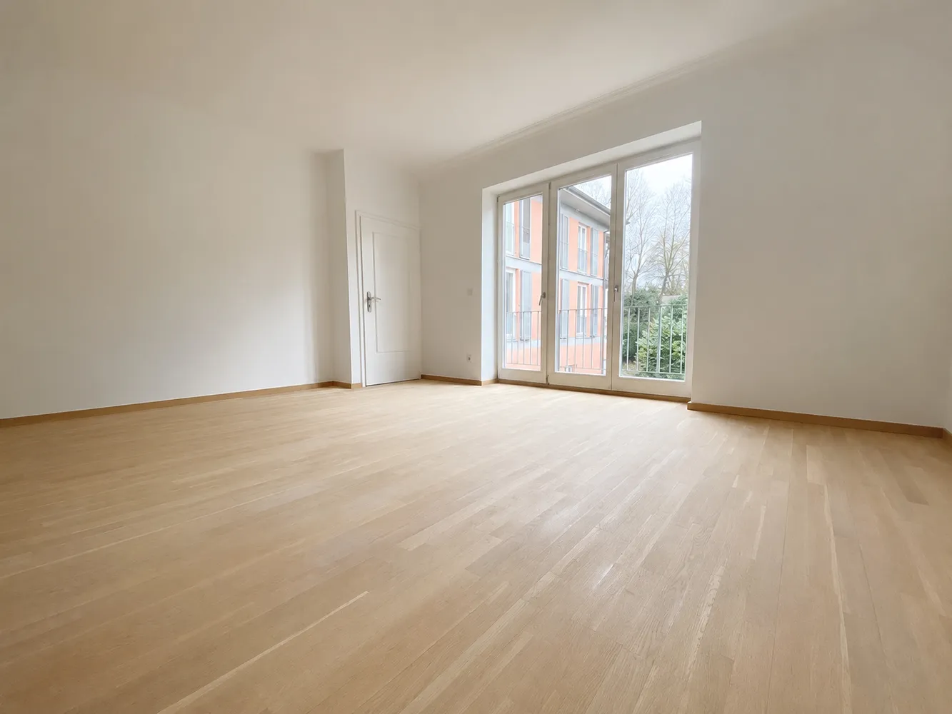 4 Zimmer Wohnung mit 131 m² in München – Bild 1