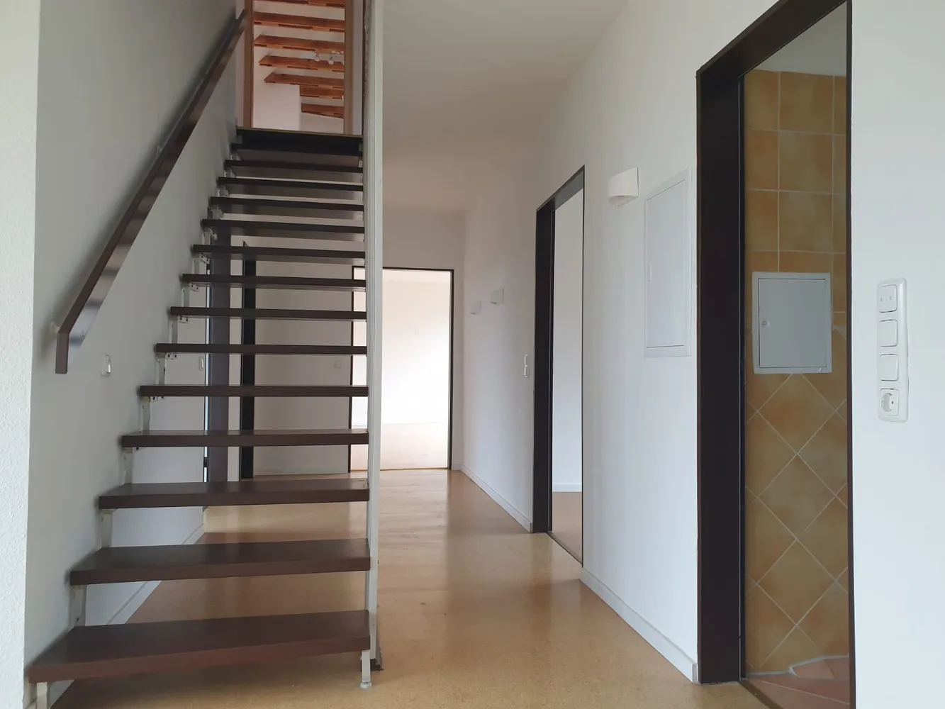 6 Zimmer Wohnung mit 172 m² in Hameln – Bild 8