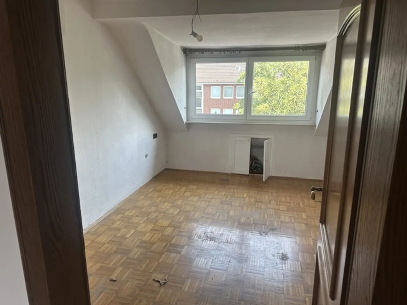 4 Zimmer Wohnung mit 100 m² in Düsseldorf – Bild 2