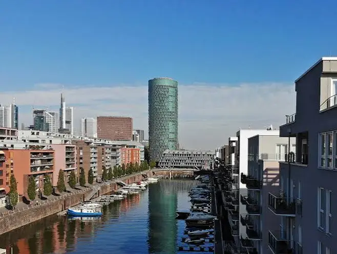 3 Zimmer Wohnung mit 69 m² in Frankfurt am Main – Bild 1
