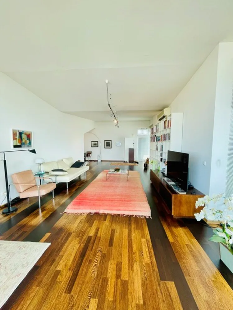 2 room apartment with 161 m² in Dresden – Photo 3