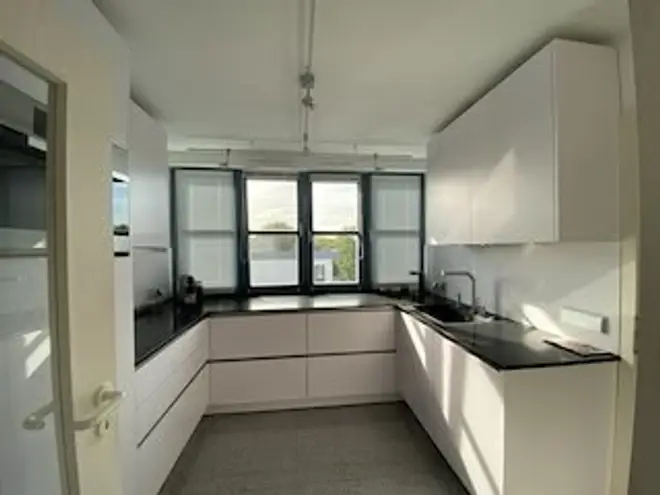 4 Zimmer Wohnung mit 130 m² in Düsseldorf – Bild 3