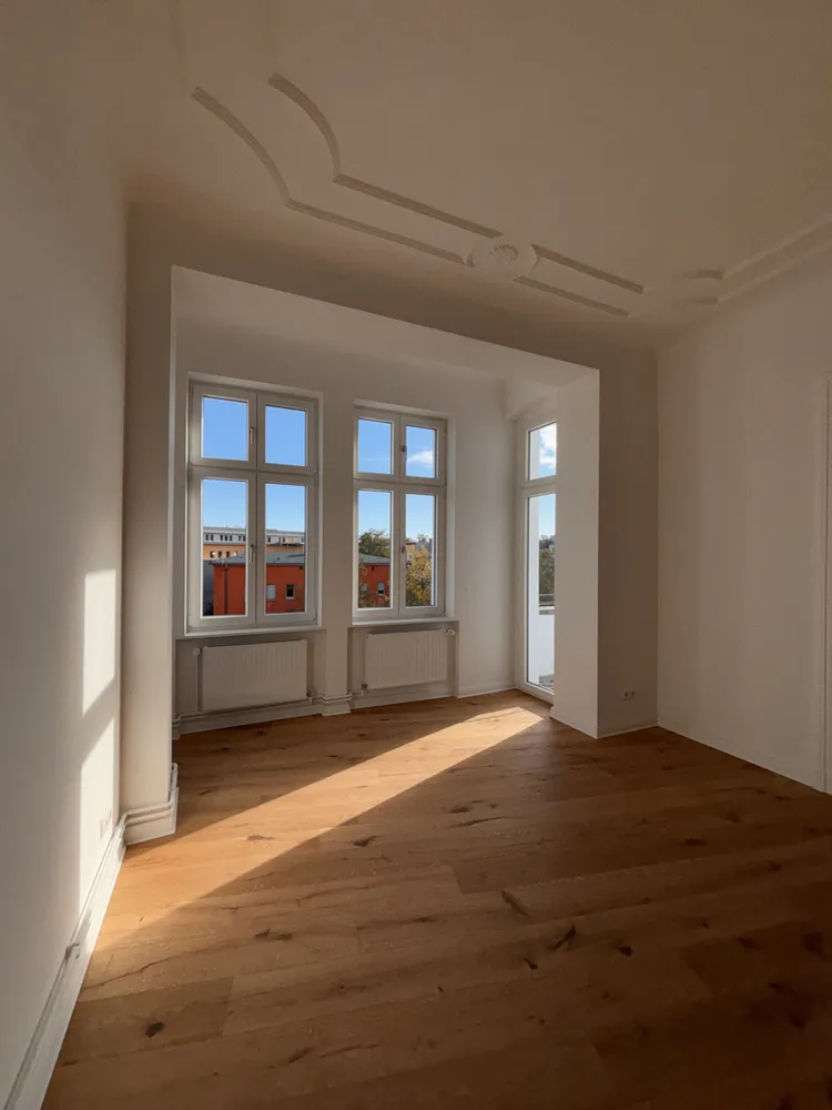 4 Zimmer Wohnung mit 136 m² in Berlin – Bild 2