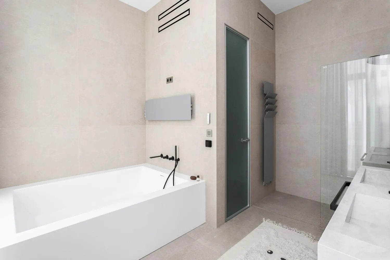 4 Zimmer Wohnung mit 144 m² in München – Bild 8