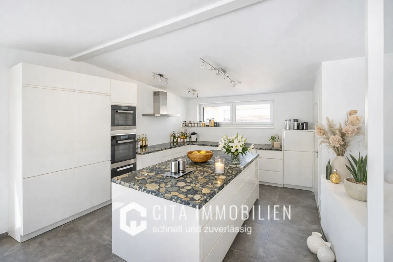 3 Zimmer Wohnung mit 125 m² in Frankfurt am Main – Bild 1