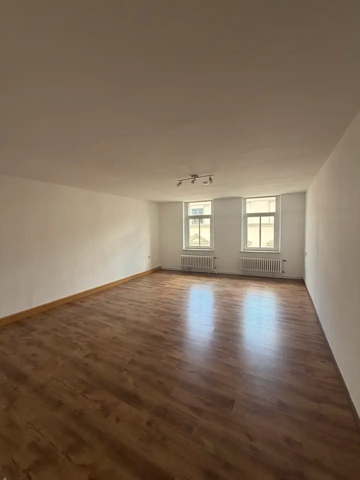 4 Zimmer Wohnung mit 130 m² in Halle (Saale) – Bild 2