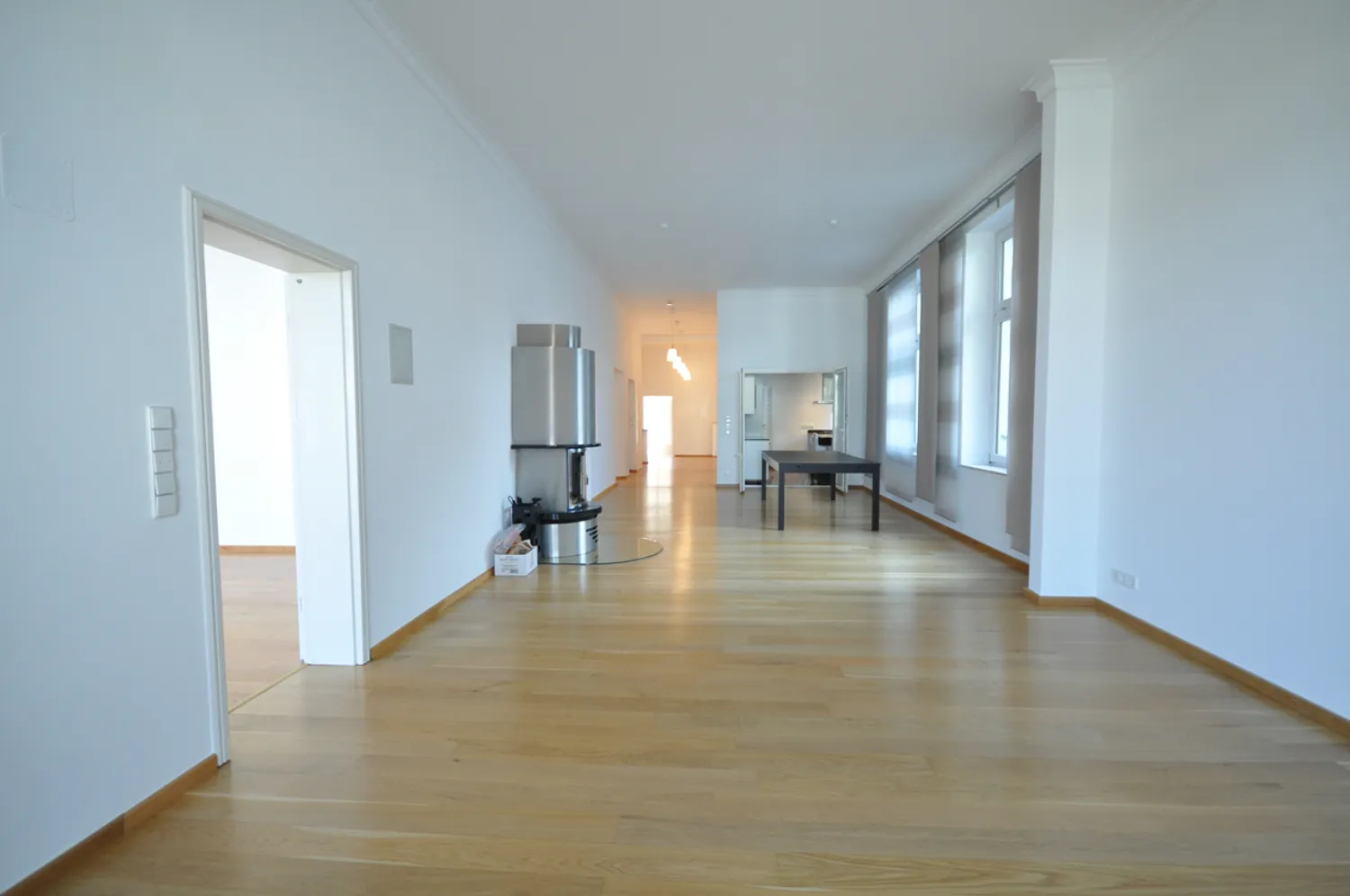 6 Zimmer Wohnung mit 246 m² in Hannover – Bild 1
