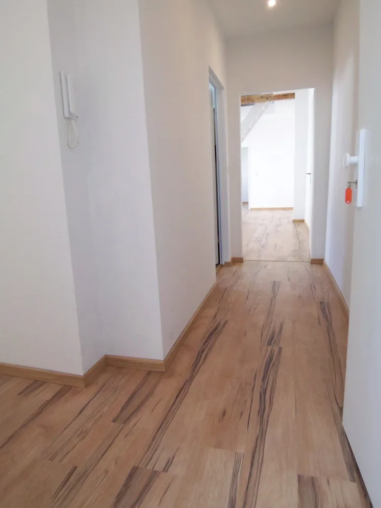 3 Zimmer Wohnung mit 72 m² in Wiesbaden – Bild 2