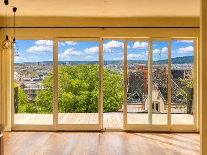 5 Zimmer Wohnung mit 252 m² in Wiesbaden – Bild 2
