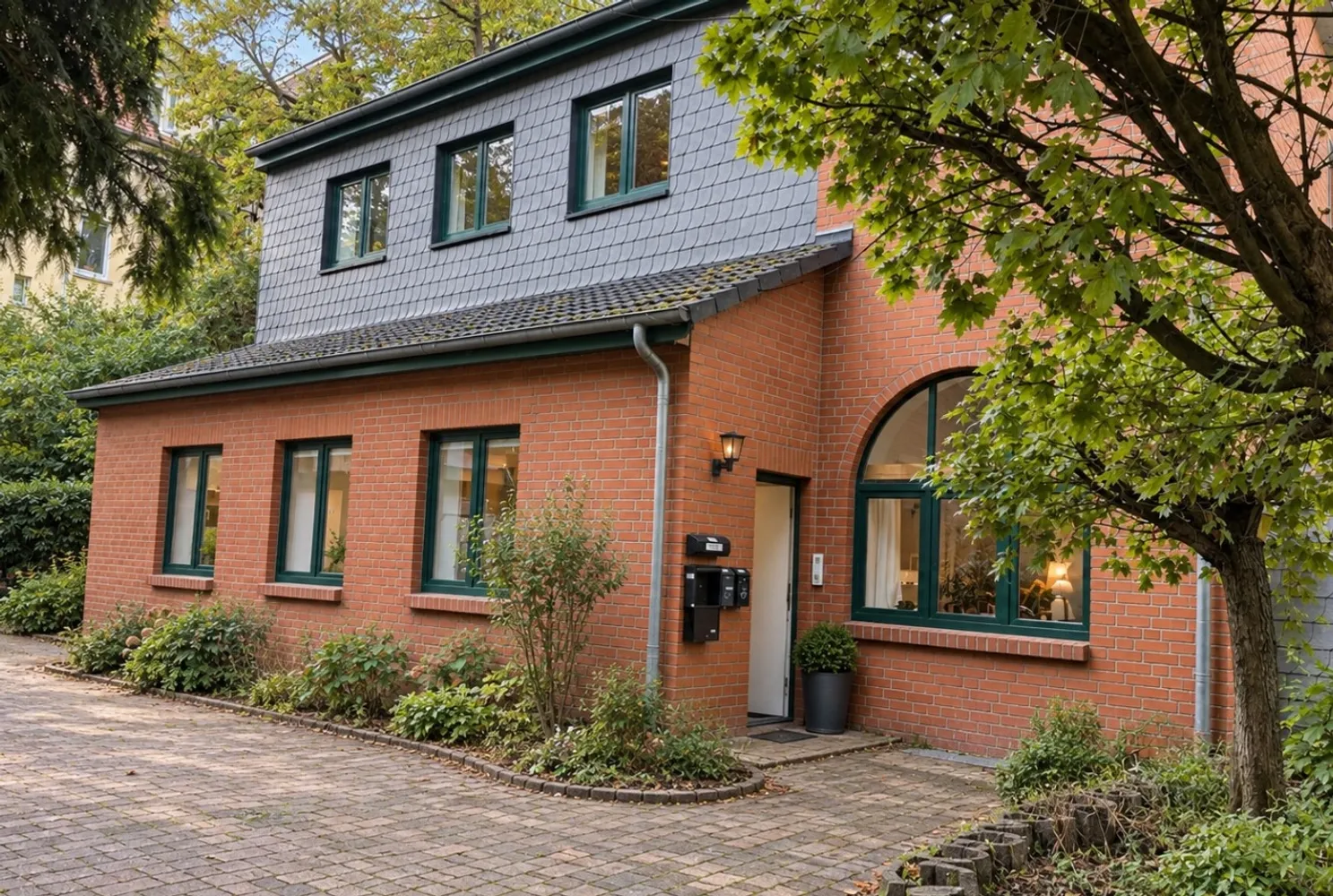 5 Zimmer Wohnung mit 122 m² in Hannover – Bild 1