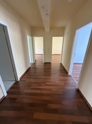4 Zimmer Wohnung mit 90 m² in Düsseldorf – Bild 2