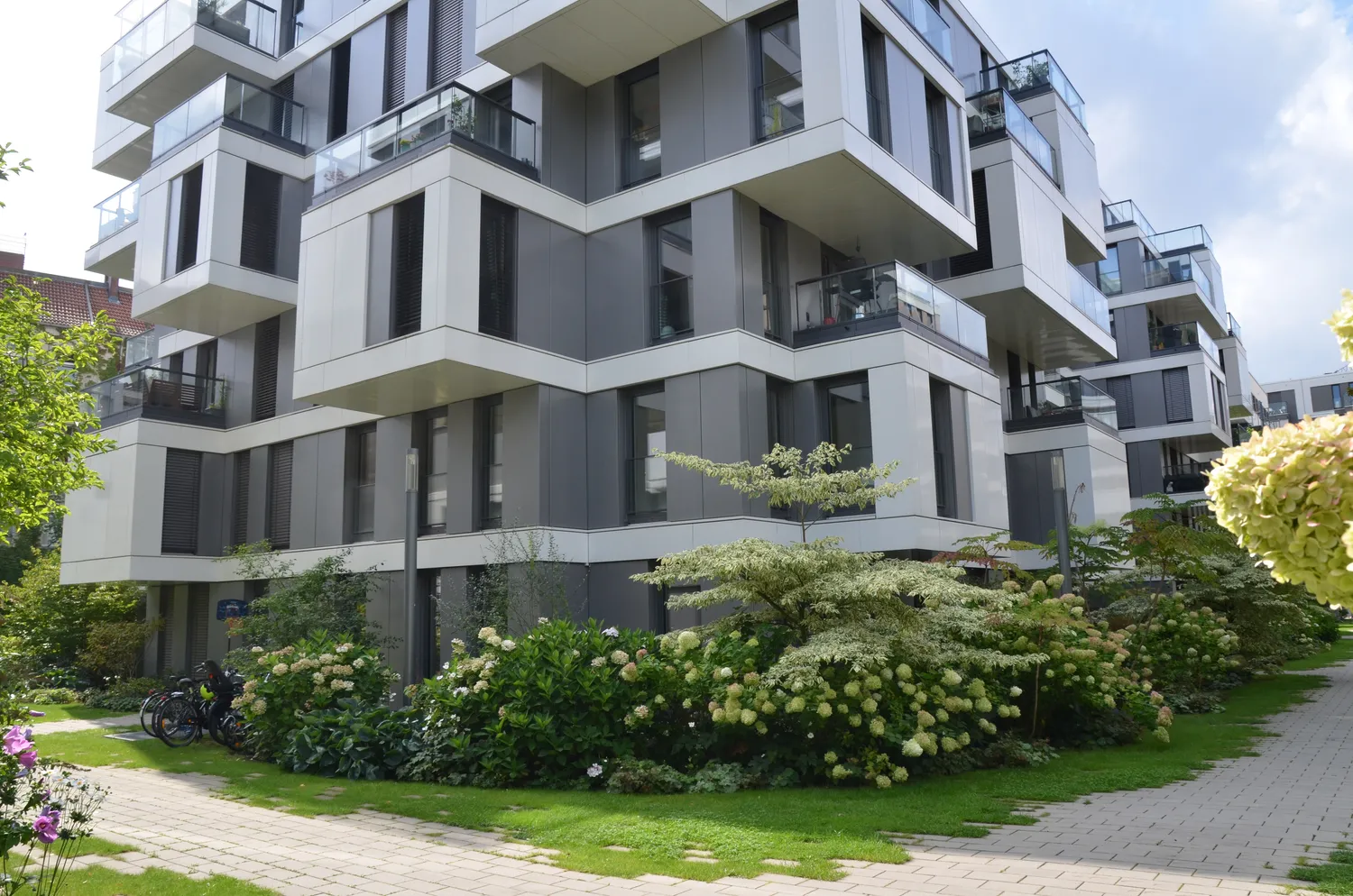 4 Zimmer Wohnung mit 130 m² in Berlin – Bild 2