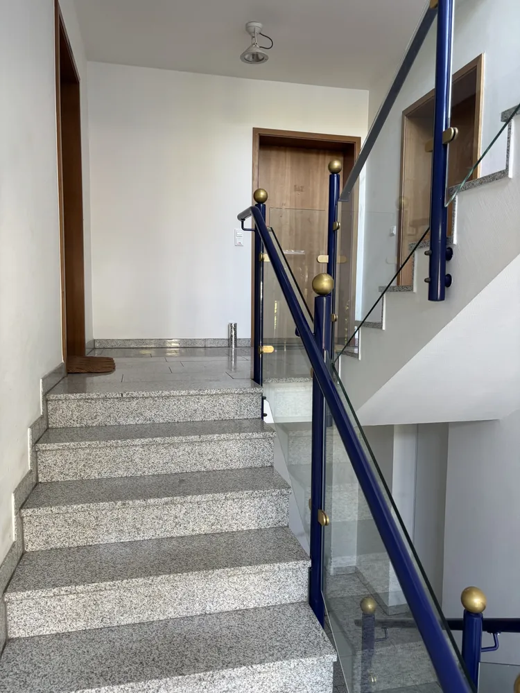 4 Zimmer Wohnung mit 130 m² in Wiesbaden – Bild 2