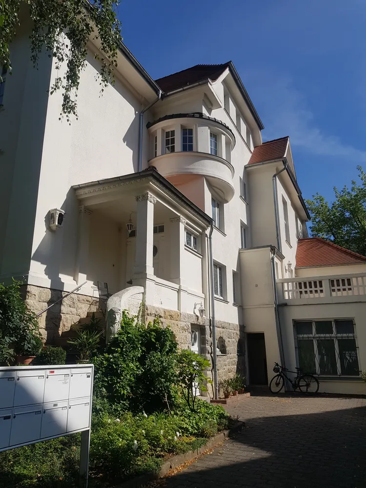 2 Zimmer Wohnung mit 96 m² in Halle (Saale) – Bild 2