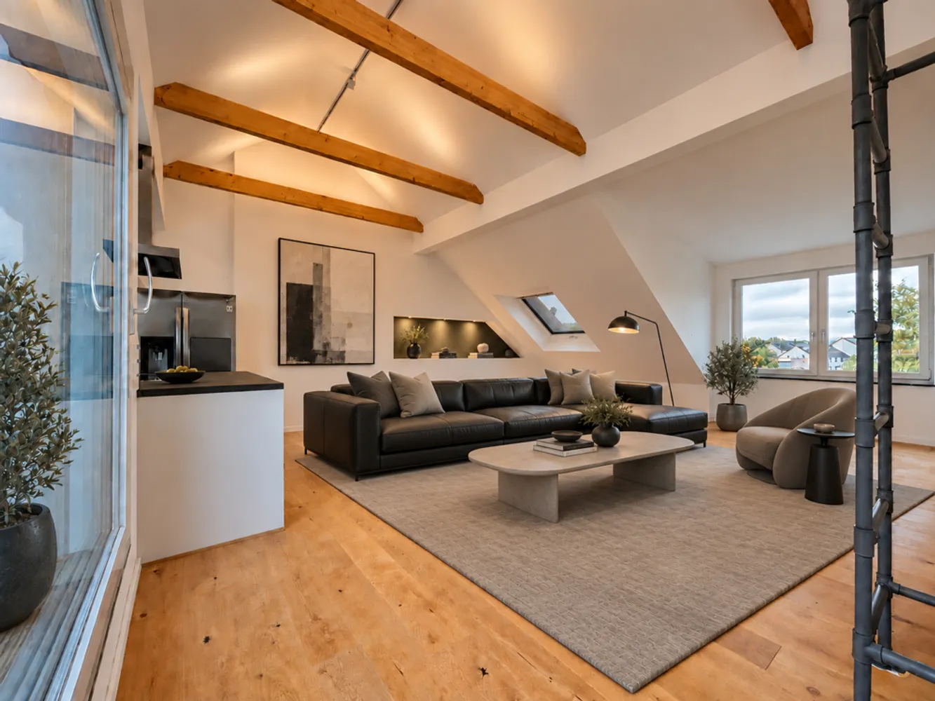3 Zimmer Wohnung mit 135 m² in Hannover – Bild 1