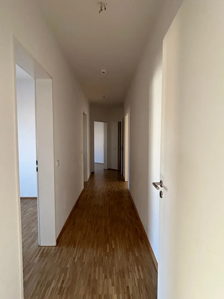 3 Zimmer Wohnung mit 101 m² in Hannover – Bild 2