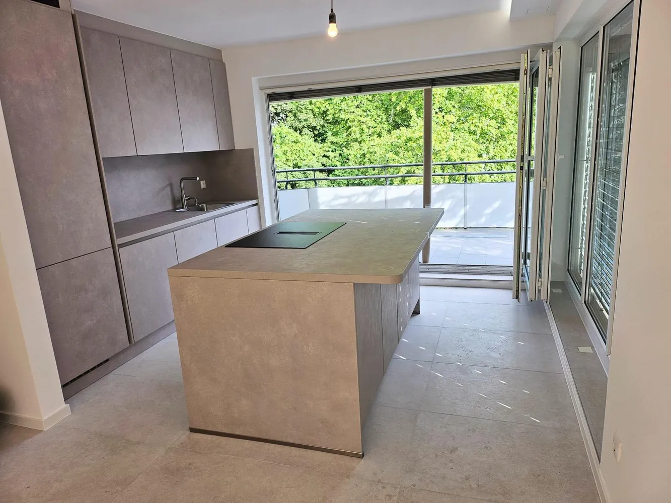 6 Zimmer Wohnung mit 170 m² in Frankfurt am Main – Bild 3