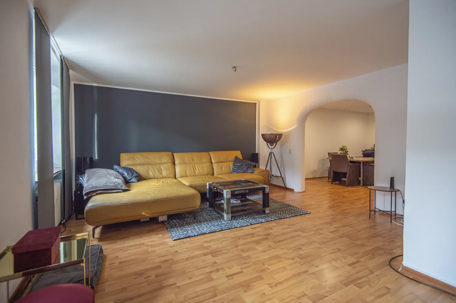 4 Zimmer Wohnung mit 102 m² in Düsseldorf – Bild 2