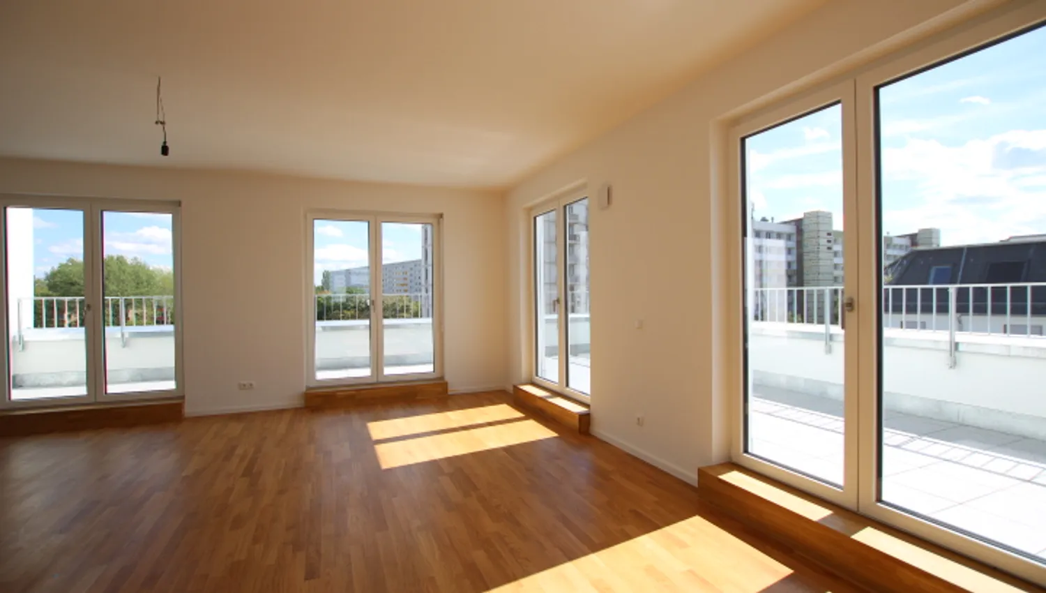 4 Zimmer Wohnung mit 166 m² in Berlin – Bild 2