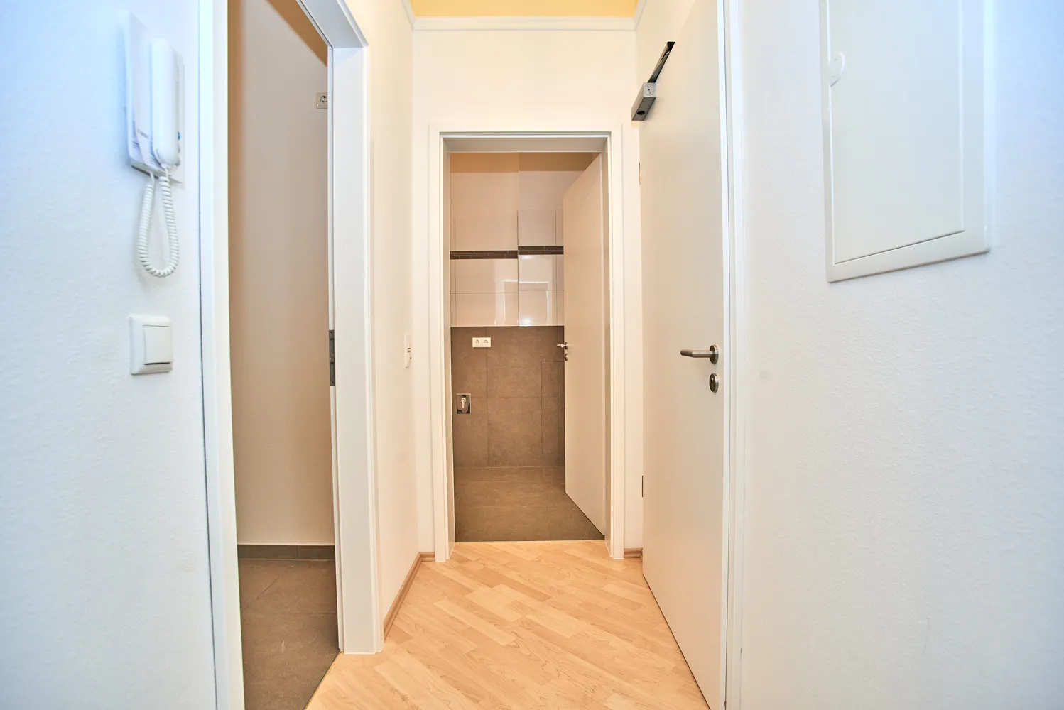 1 room apartment with 31 m² in Wiesbaden – Photo 6