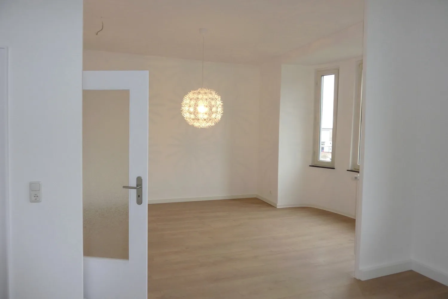 2 room apartment with 75 m² in Essen – Photo 2