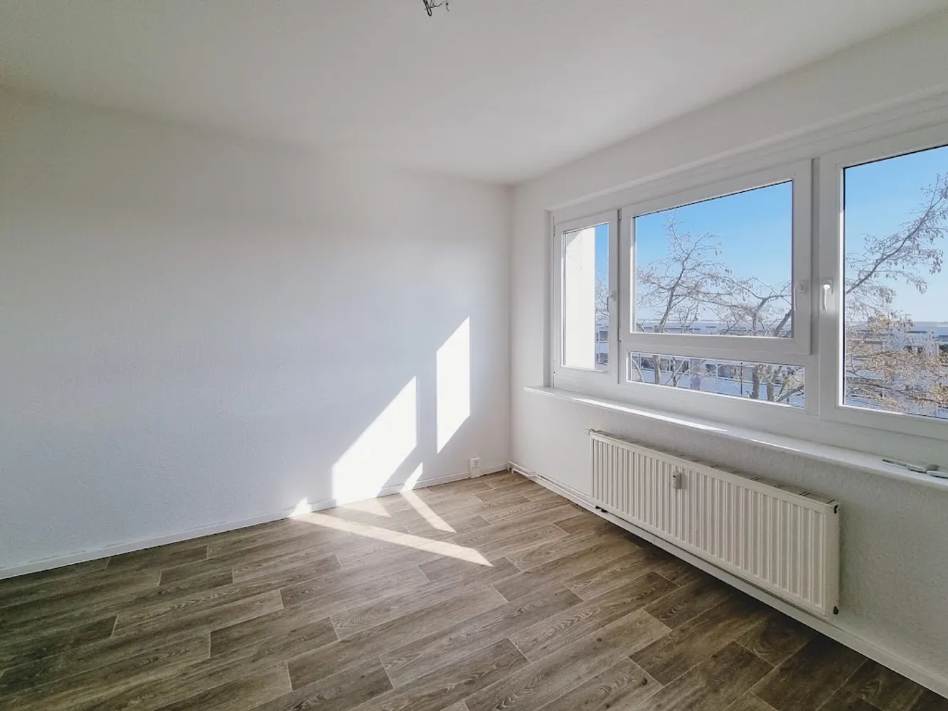 4 Zimmer Wohnung mit 77 m² in Dresden – Bild 1
