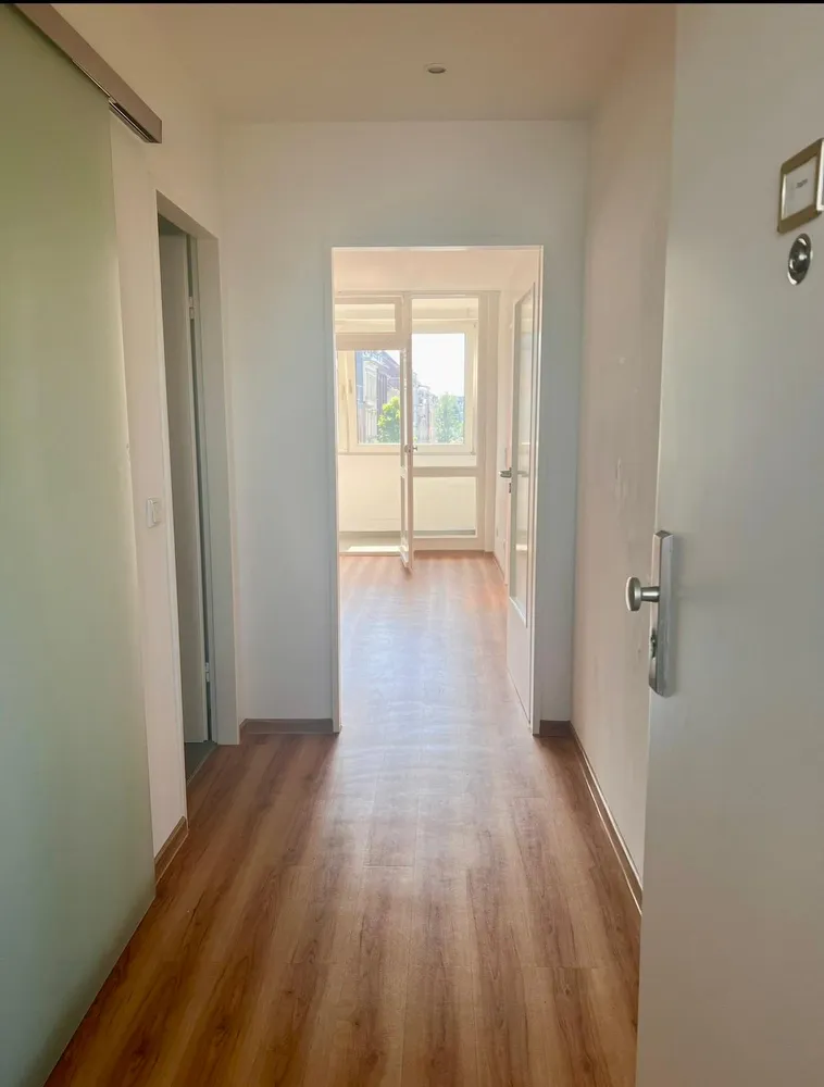 2 Zimmer Wohnung mit 55 m² in Köln – Bild 2