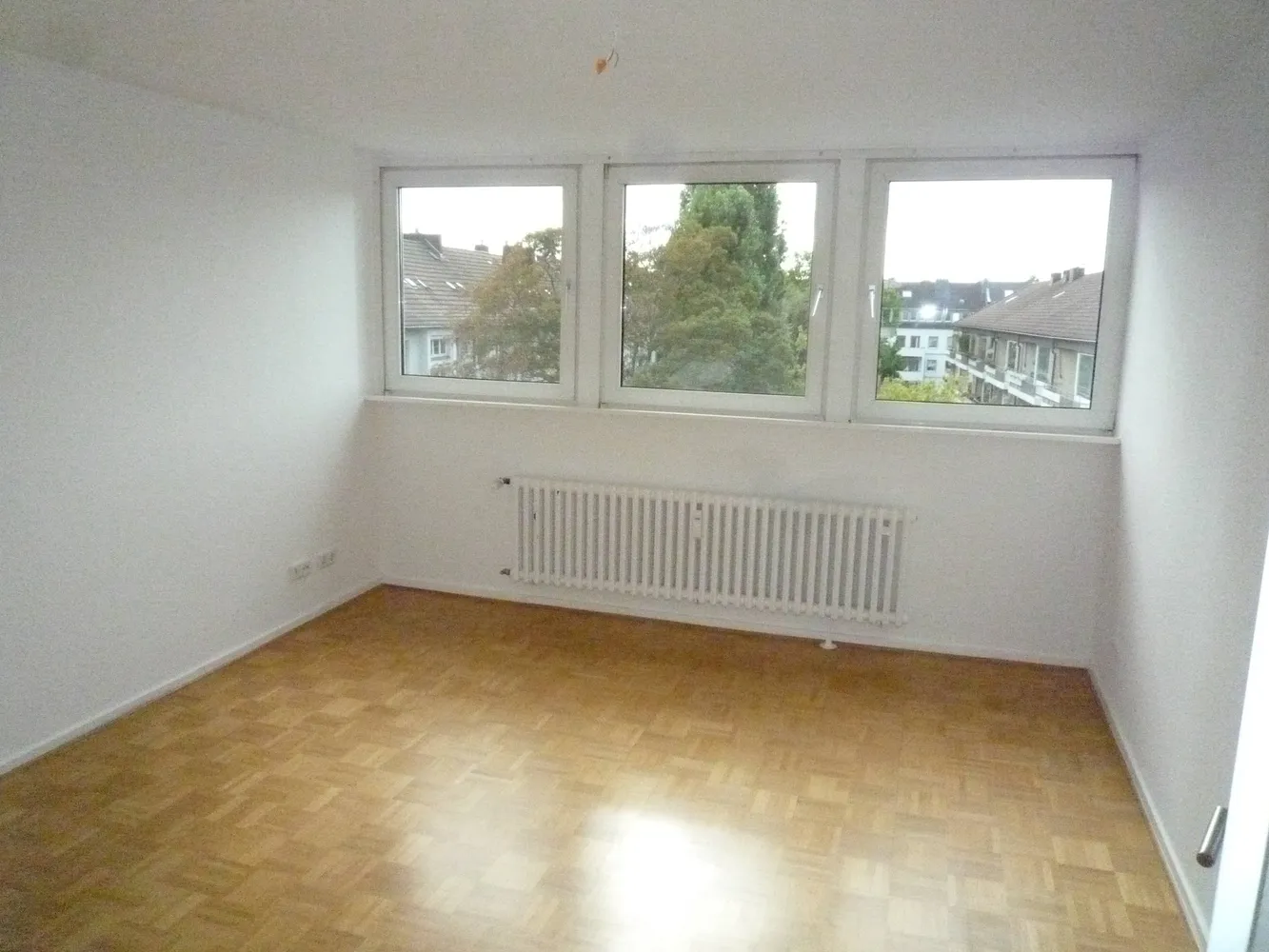 4 Zimmer Wohnung mit 100 m² in Düsseldorf – Bild 3