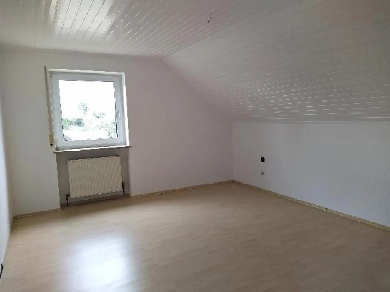 2 Zimmer Wohnung mit 76 m² in Hof – Bild 1