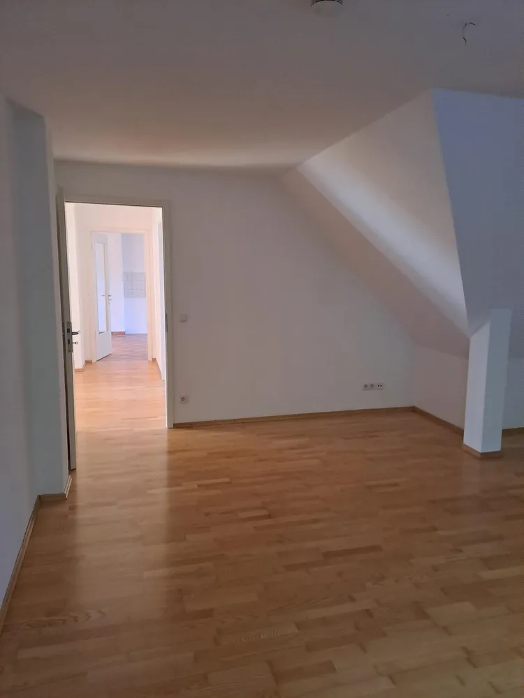 2 Zimmer Wohnung mit 92 m² in Berlin – Bild 11