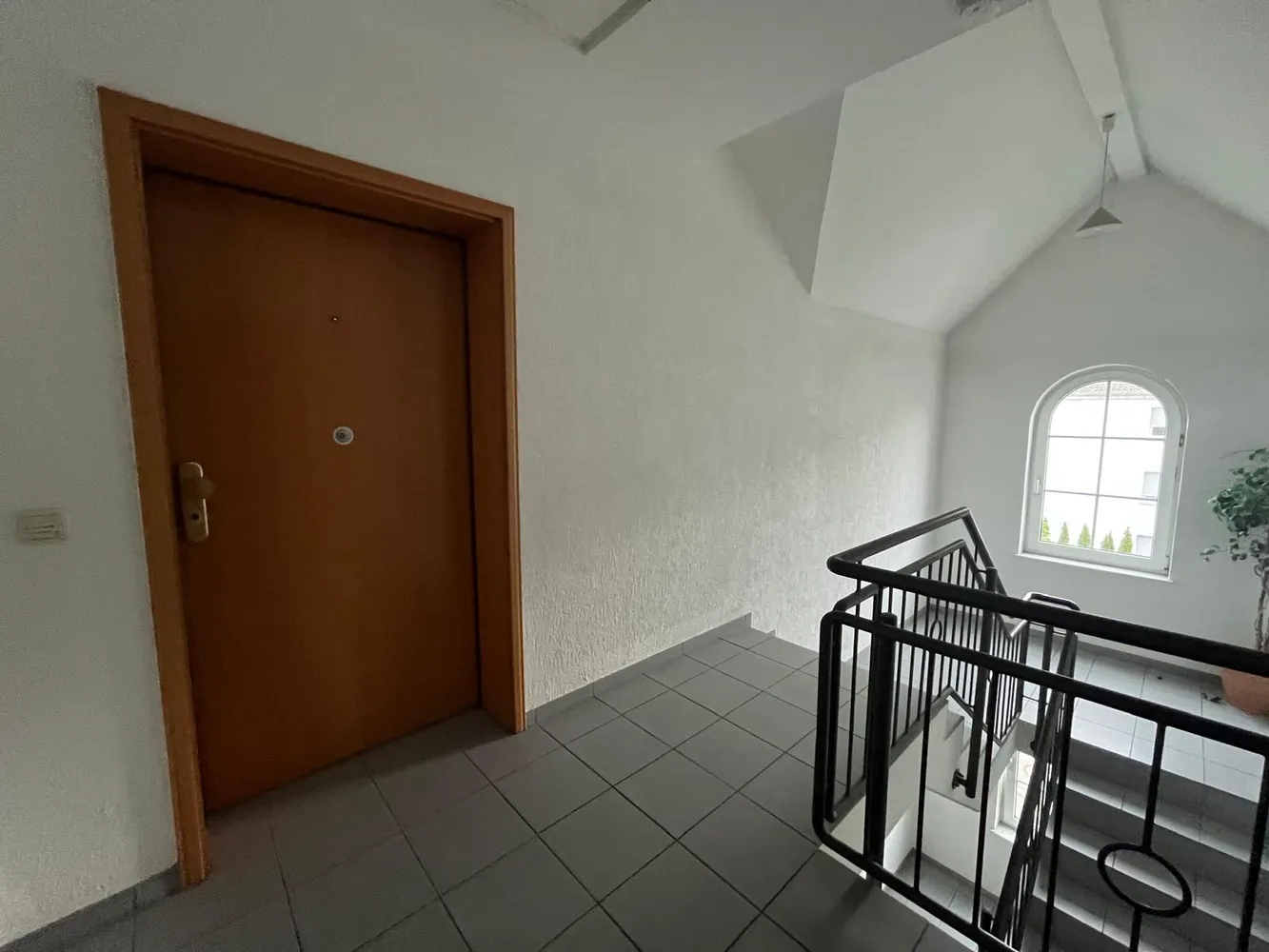 3 Zimmer Wohnung mit 80 m² in Wiesbaden – Bild 4