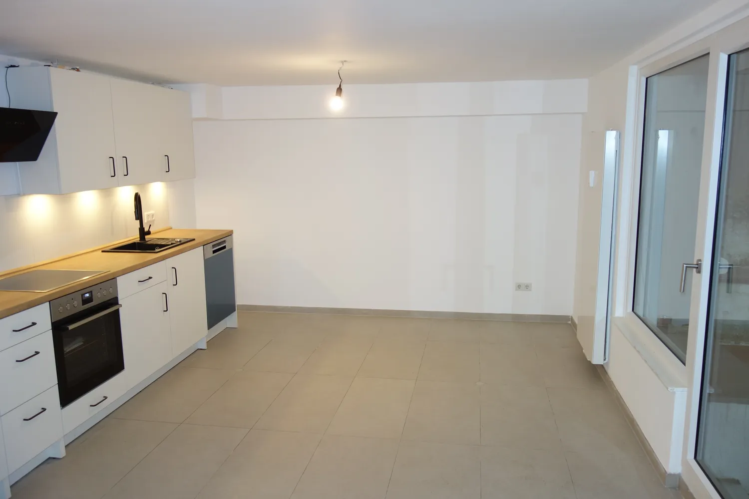2 Zimmer Wohnung mit 75 m² in Düsseldorf – Bild 2