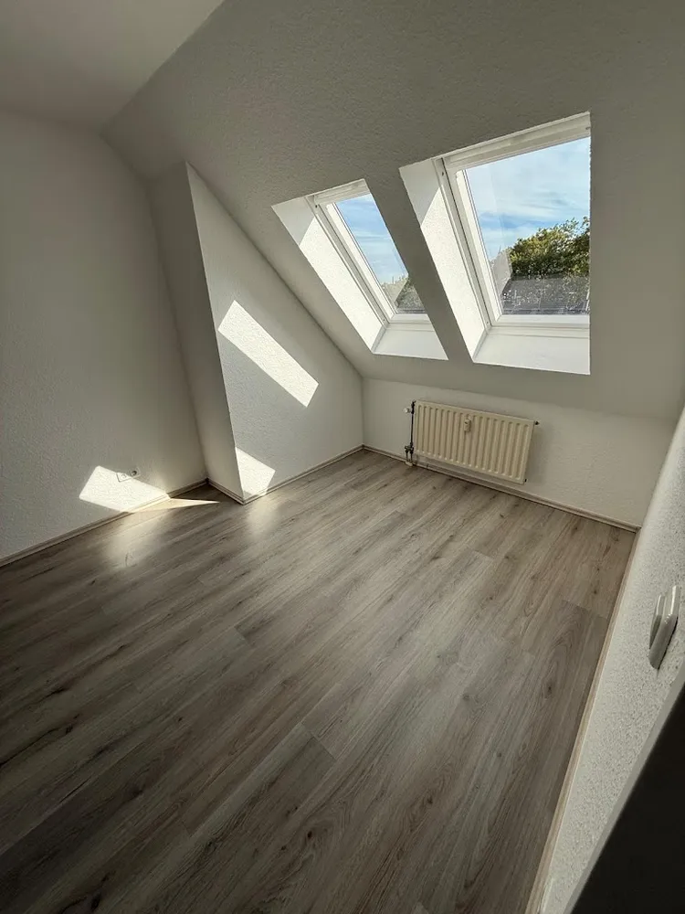 2 Zimmer Wohnung mit 75 m² in Krefeld – Bild 2