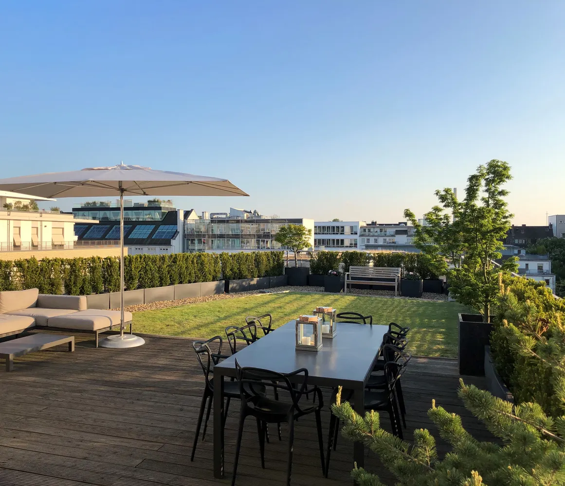 5 Zimmer Wohnung mit 219 m² in Düsseldorf – Bild 1