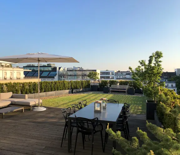 5 Zimmer Wohnung mit 219 m² in Düsseldorf – Bild 1