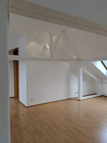 4 Zimmer Wohnung mit 120 m² in Frankfurt am Main – Bild 3