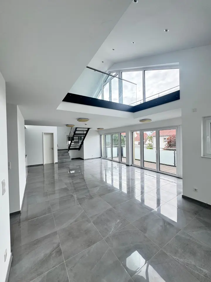 4 Zimmer Wohnung mit 140 m² in Wiesbaden – Bild 1