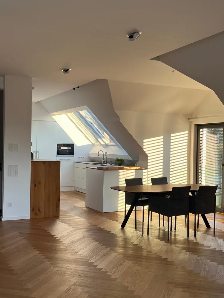 5 Zimmer Wohnung mit 217 m² in Neu-Ulm – Bild 1