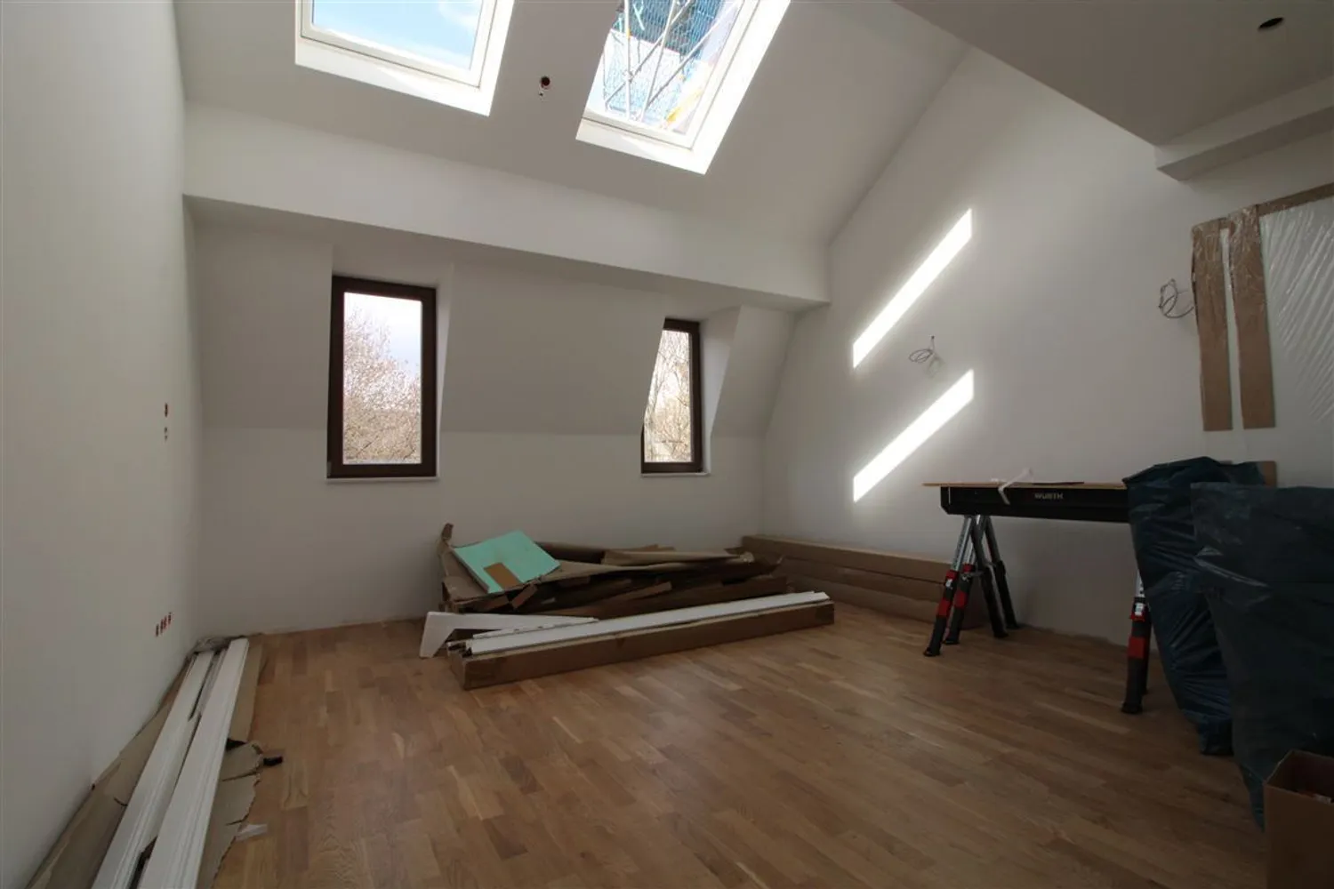 4 Zimmer Wohnung mit 103 m² in Plauen – Bild 1