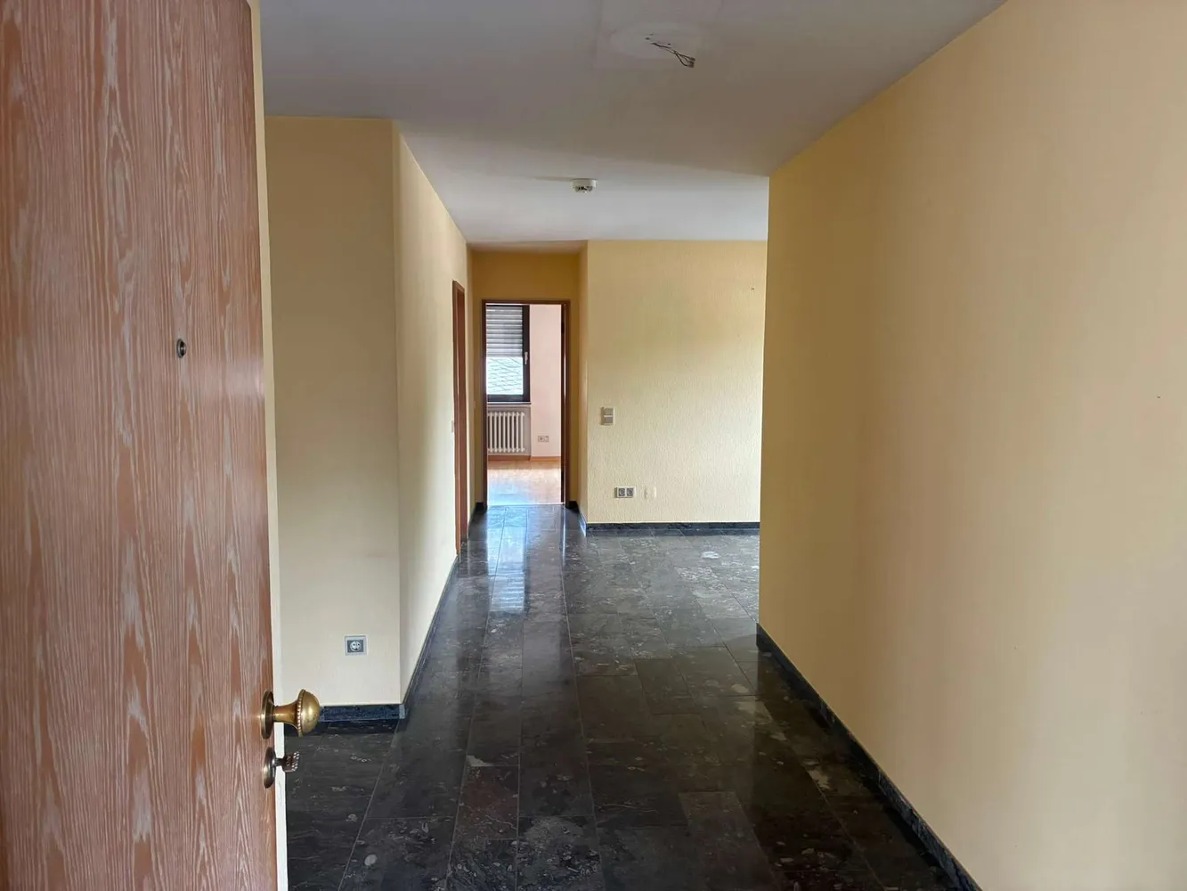 3 Zimmer Wohnung mit 130 m² in Köln – Bild 2