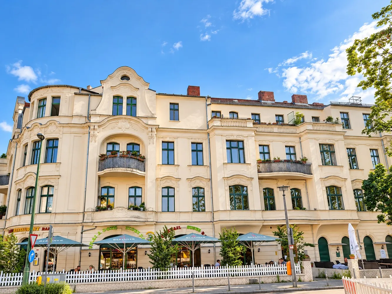 6 Zimmer Wohnung mit 204 m² in Berlin – Bild 12
