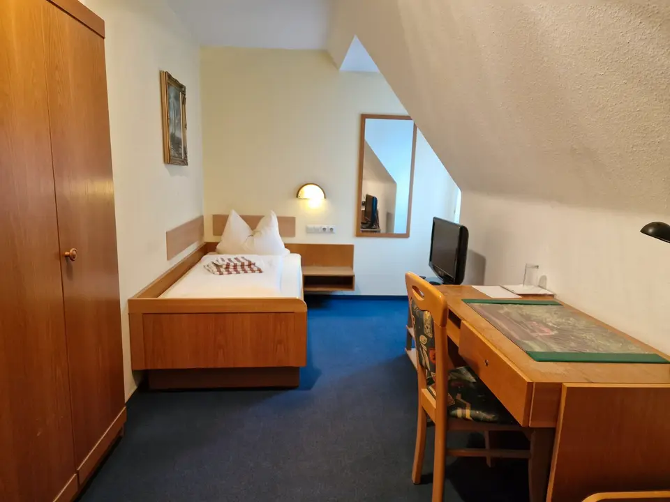 Shared room with 20 m² in Stuttgart – Photo 2