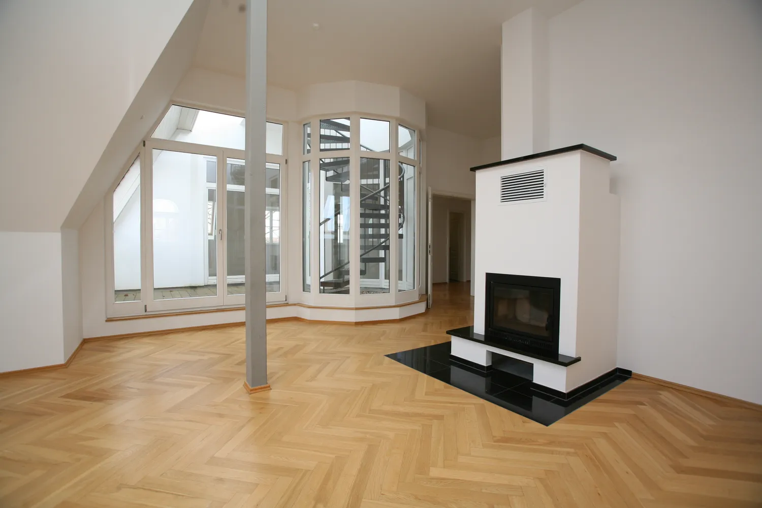 5 Zimmer Wohnung mit 166 m² in Leipzig – Bild 1