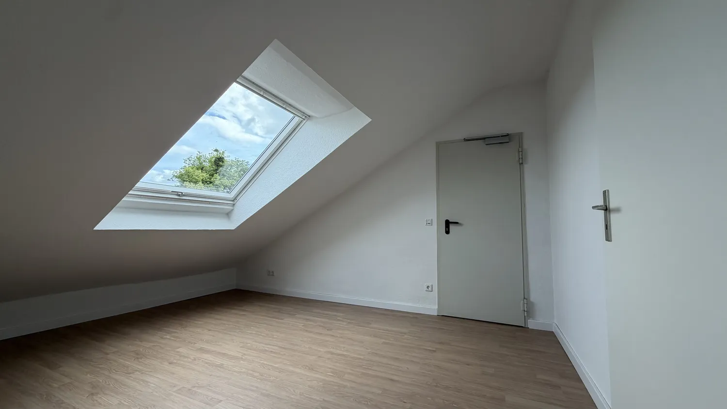 3 Zimmer Wohnung mit 79 m² in Düsseldorf – Bild 2