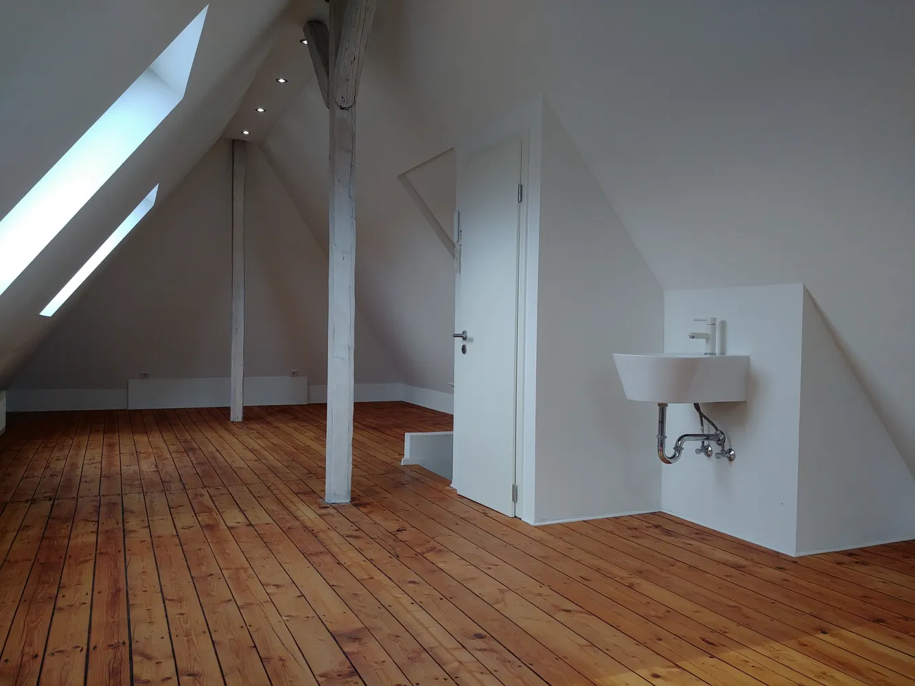 5 Zimmer Wohnung mit 100 m² in Karlsruhe – Bild 2