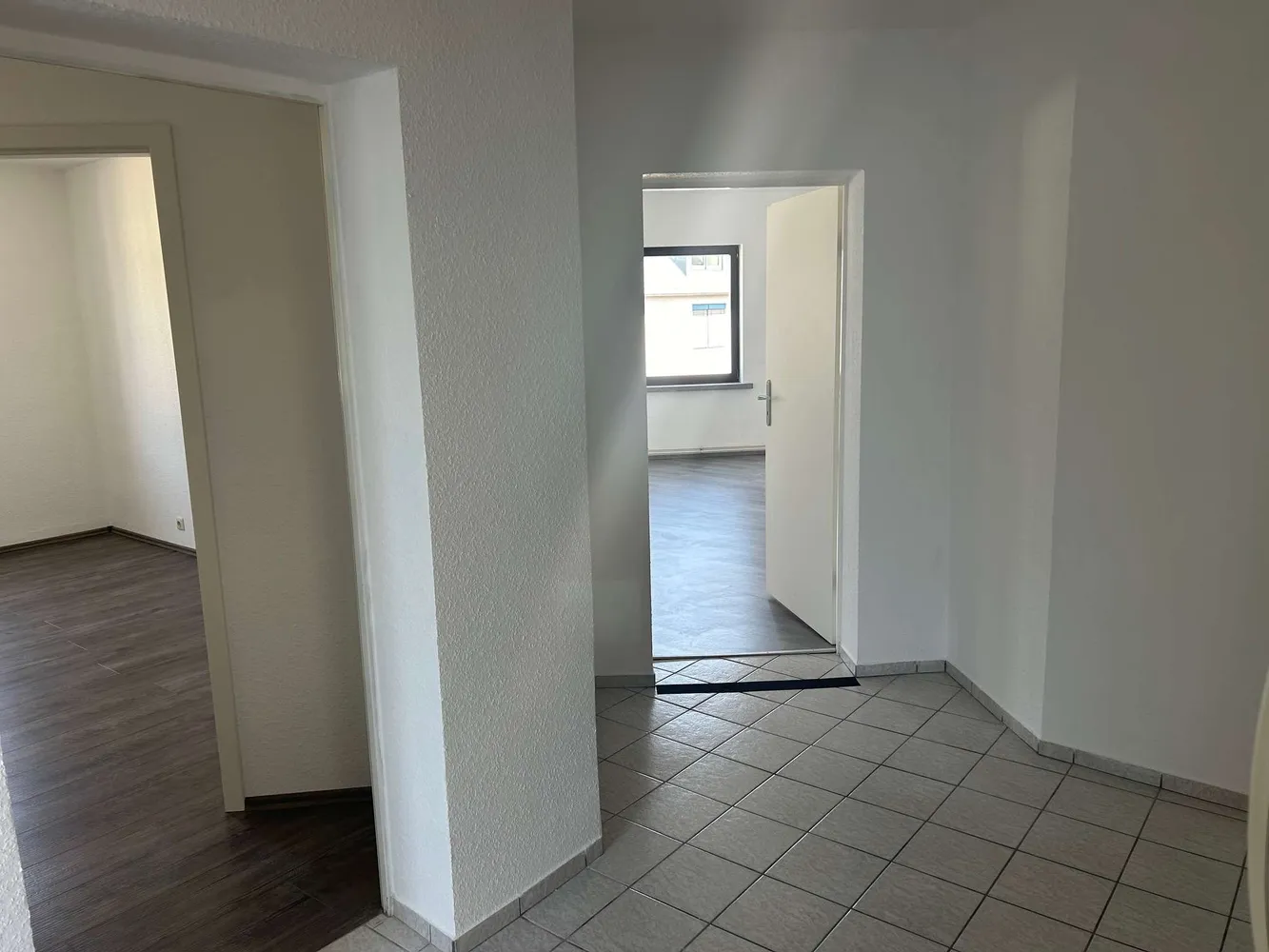 2 Zimmer Wohnung mit 67 m² in Halle (Saale) – Bild 2