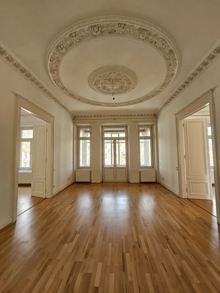 4 Zimmer Wohnung mit 146 m² in Wiesbaden – Bild 1