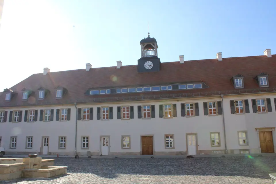 5 Zimmer Wohnung mit 198 m² in Pirna – Bild 1
